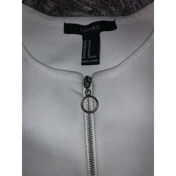 White and black nitcrop - Picture 5 of 7